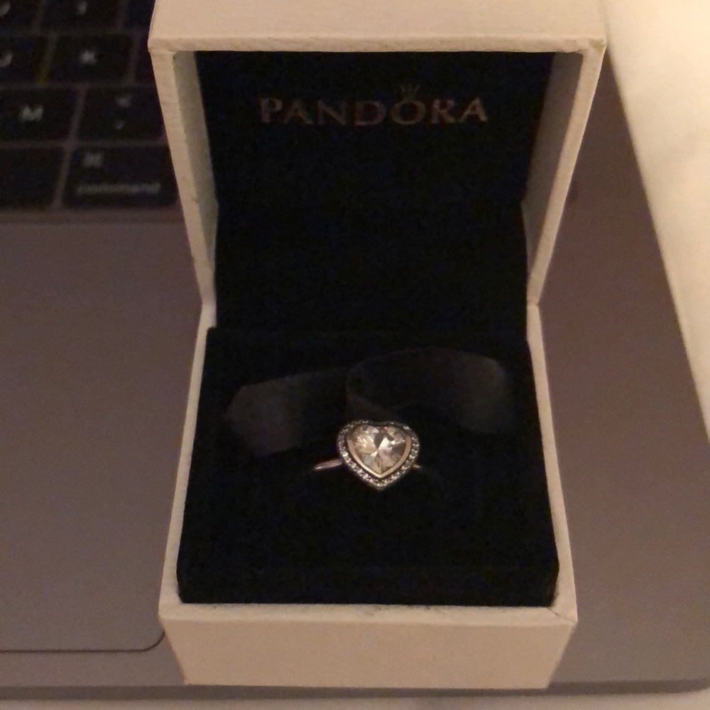 Pandora ring sparkling love size 58